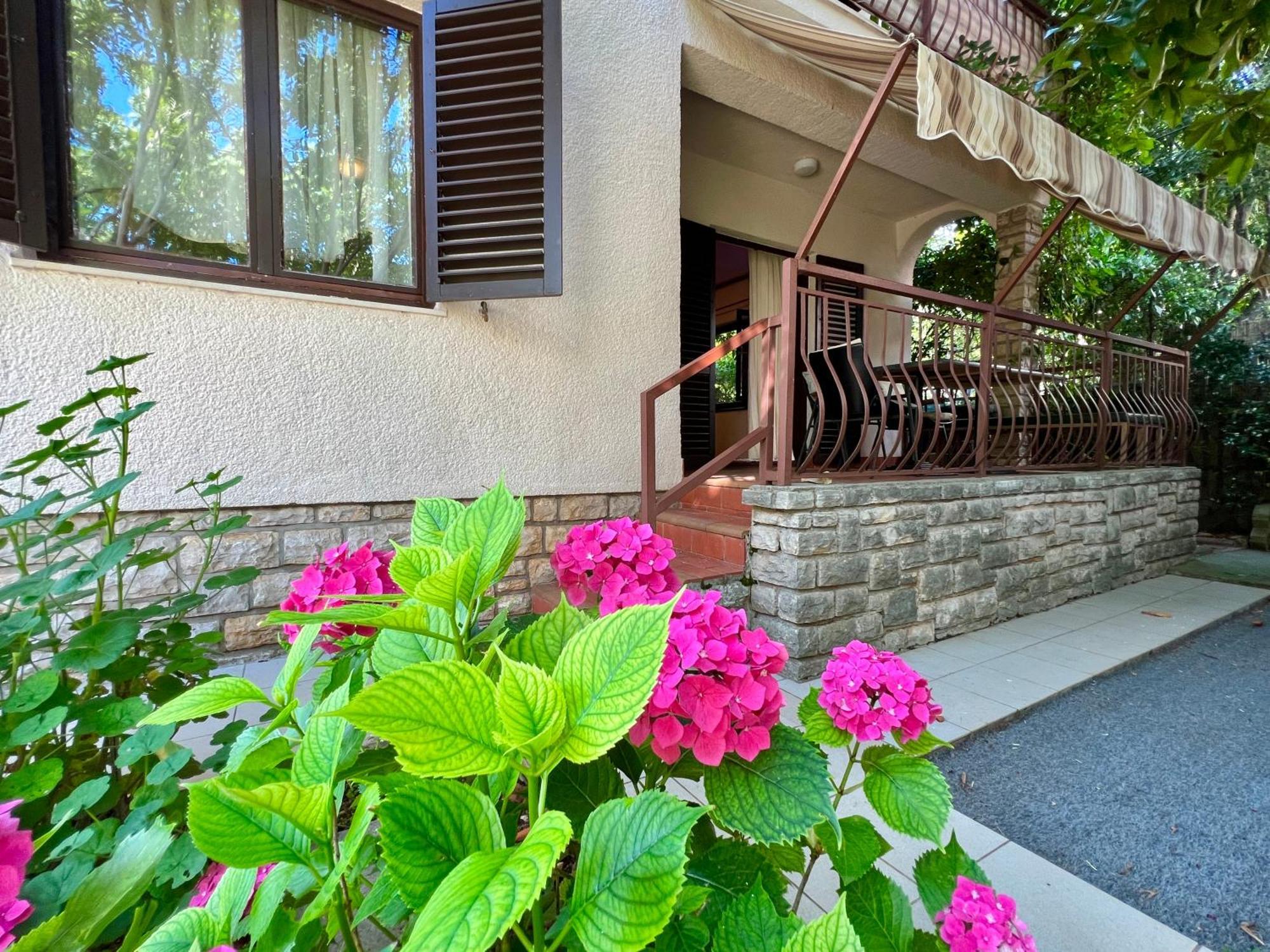 Apartmani Rosa Turanj Exterior photo